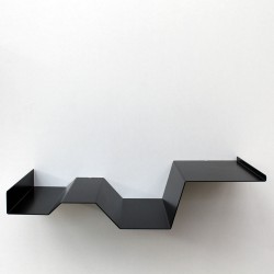 chevet suspendu moderne et design en métal noir