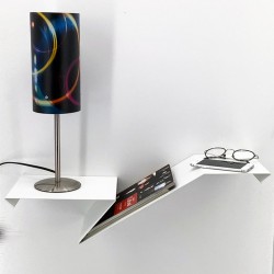 Table de chevet suspendue moderne chevet mural design en métal