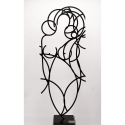 statue de femme contemporaine en acier statue d'intérieur design et décorative