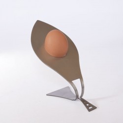 Coquetier design et original en inox, un coquetier aux lignes modernes